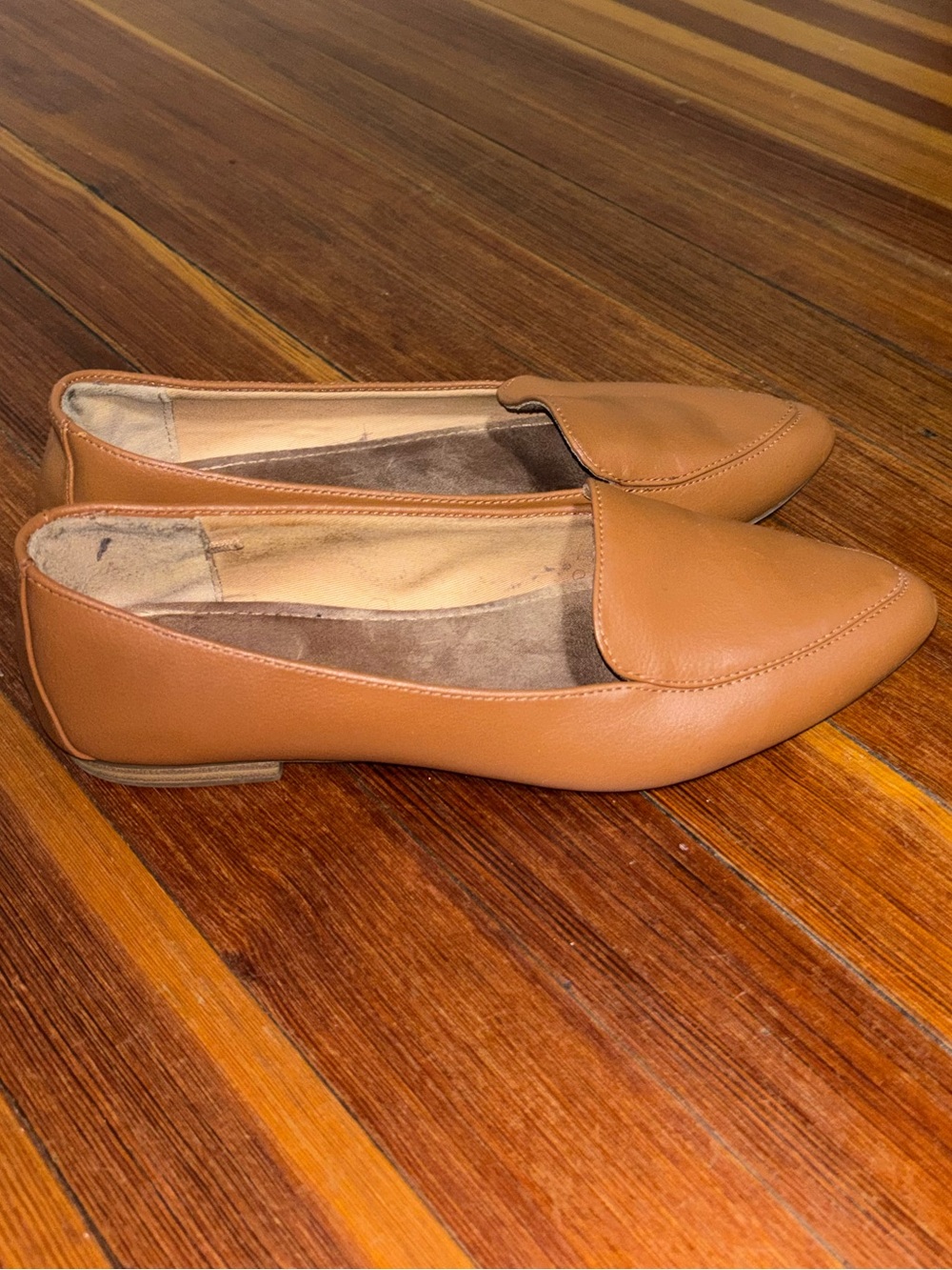 Classic Women's Tan Pointed-Toe Flats